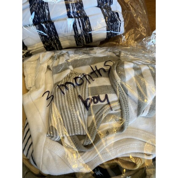 Large Lot Newborn/Infant (0-3 Months) (3-6 Months) Clothes Bibs Sleepers - Picture 5 of 16